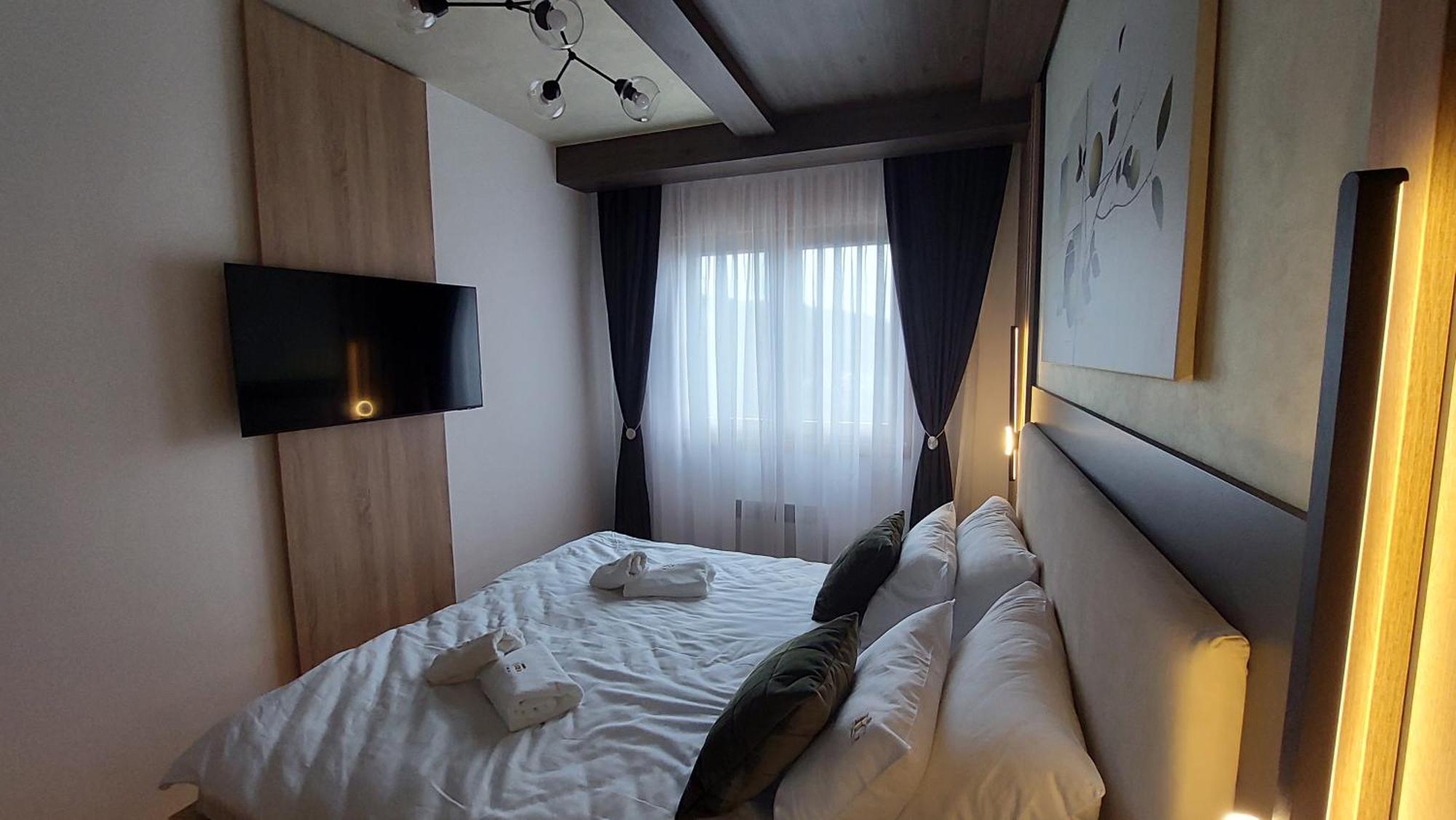 Queen 735 Apartment *
